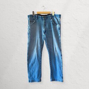 👖Biiig Stretchhh  |  Relaxed Straight Leg Medium-Wash Denim Jeans by Wrangler